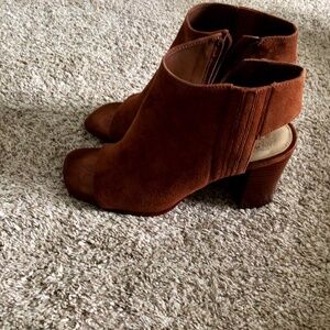 Open toed brown boots size 8 1/2